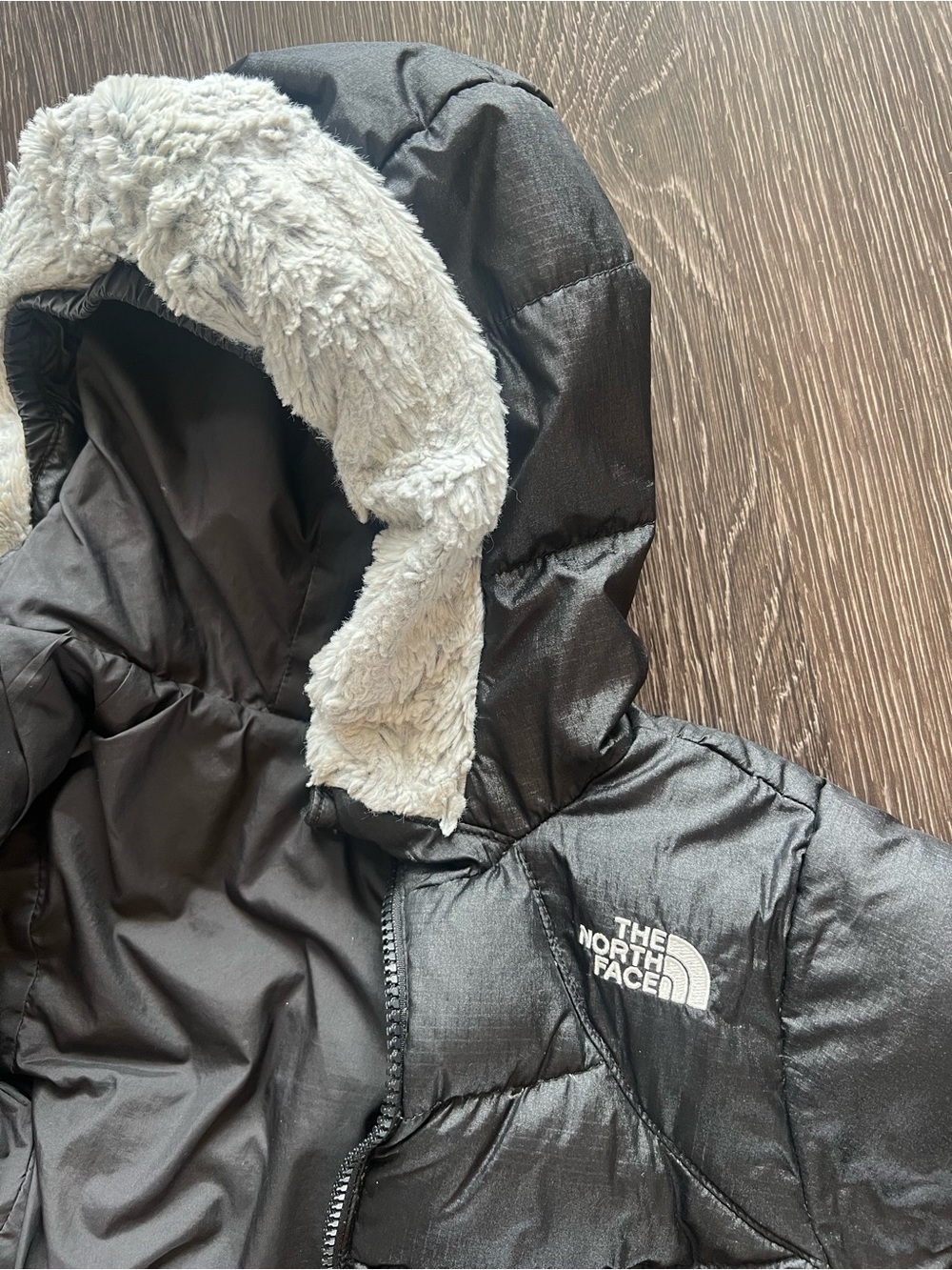 The North Face Kids Black Puffer Jacket with Sherpa-Lined Hood - Picture 4 of 4